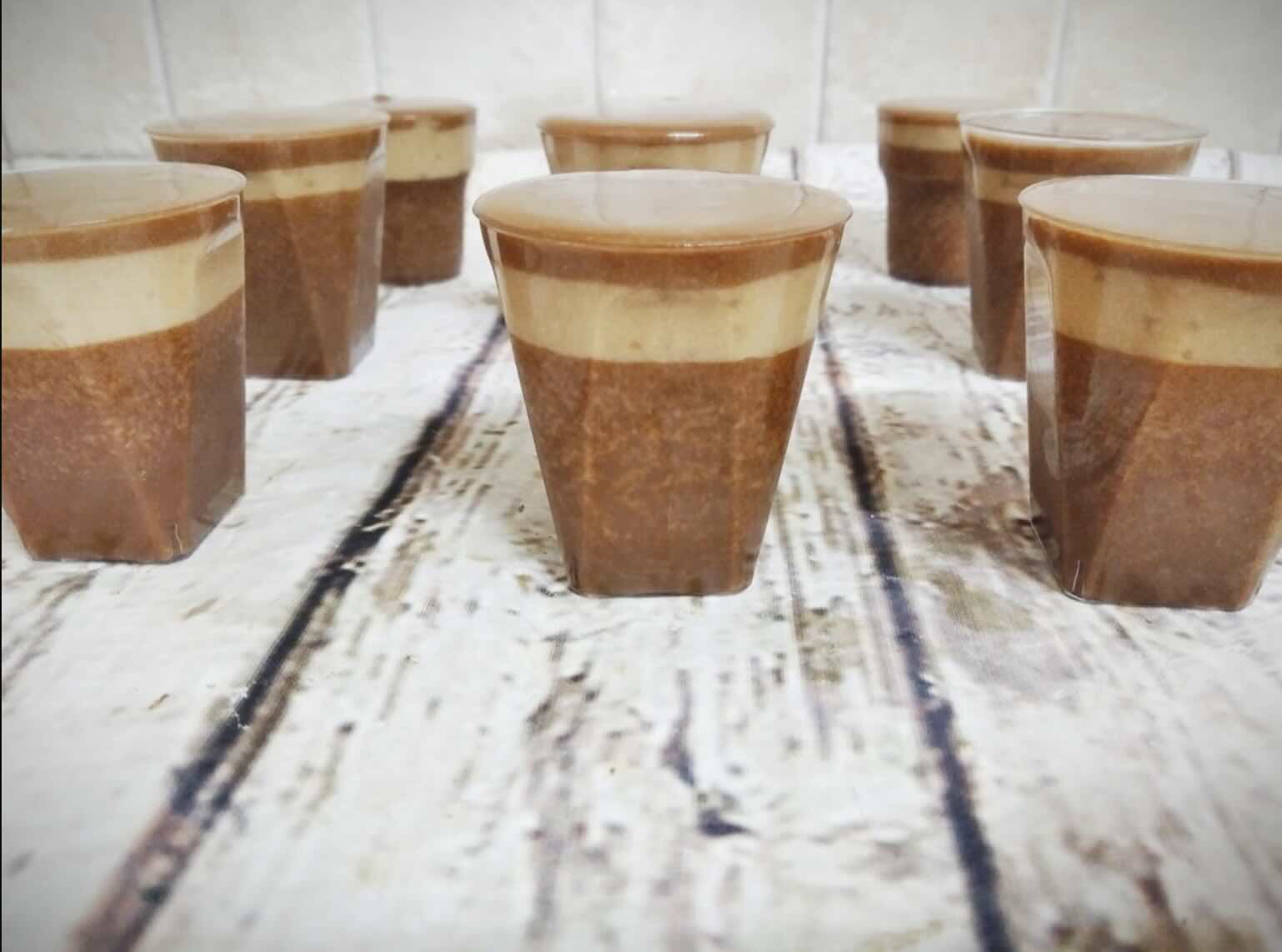 קינוחי כוסות – מוס שוקולד קפה
