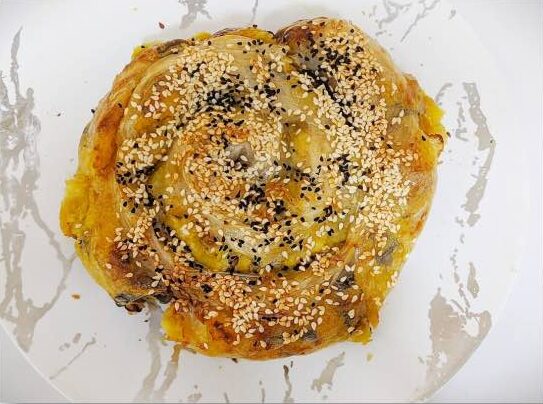 בורקס מדפי אורז עם תפוחי אדמה ופטריות
